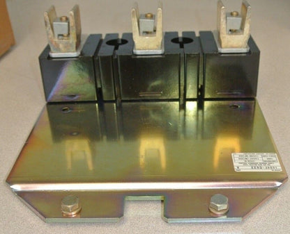 ALLEN-BRADLEY 1494F-C622 FUSE BLOCK ADAPTER PLATE KIT / 600V, 200A / NEW SURPLUS