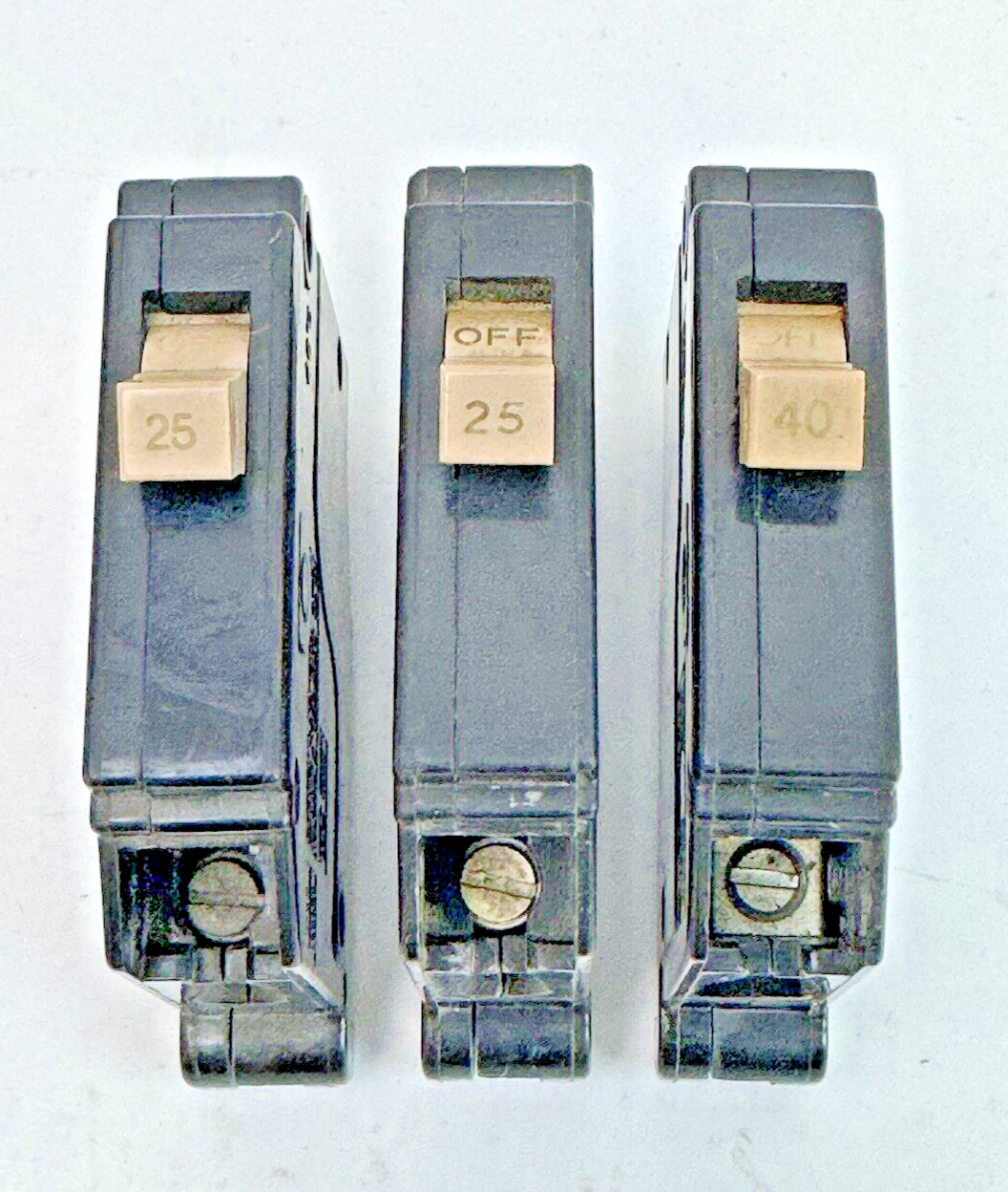 CUTLER-HAMMER **LOT OF 3** 2-UNITS - CH125 AND 1-UNIT - CH140 - CIRCUIT BREAKERS