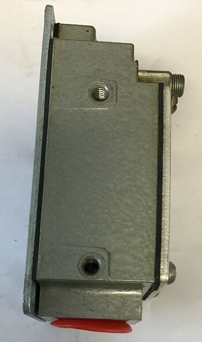 GOULD GL100WS 2M 1  R.B. DENISON LIMIT SWITCH SER.F TYPE L NEMA A600