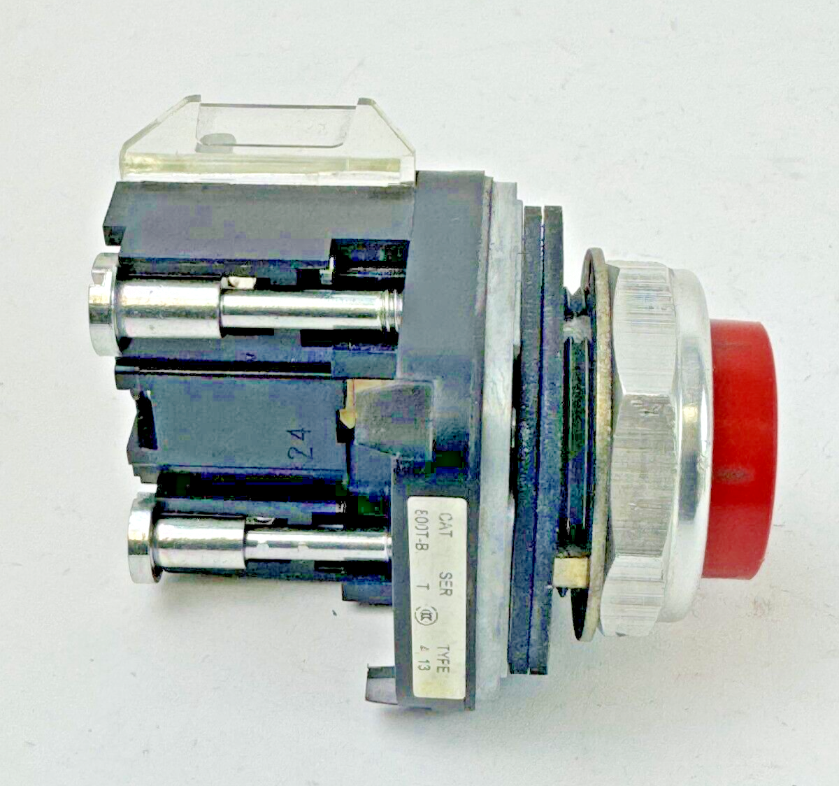 ALLEN-BRADLEY - 800T-B SER. T TYPE 4, 13 - RED PUSH BUTTON W/ 800T-XA SER. D