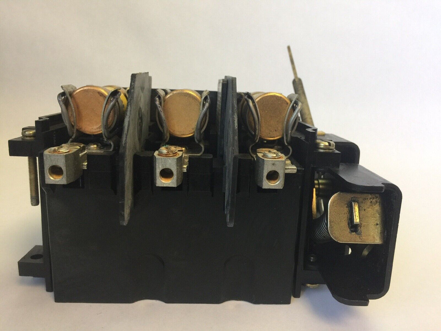 ALLEN BRADLEY 1494V-DS60 DISCONNECT SWITCH 60AMP 600VAC 50HP 250VDC 10HP SER A