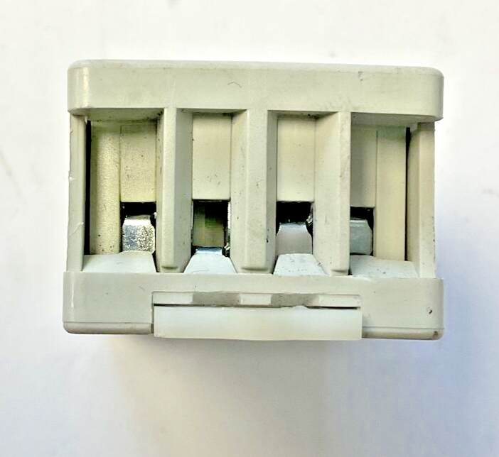 ALLEN BRADLEY 700-HN100 RELAY SOCKET SER.D 10A 300VAC***LOTOF11***