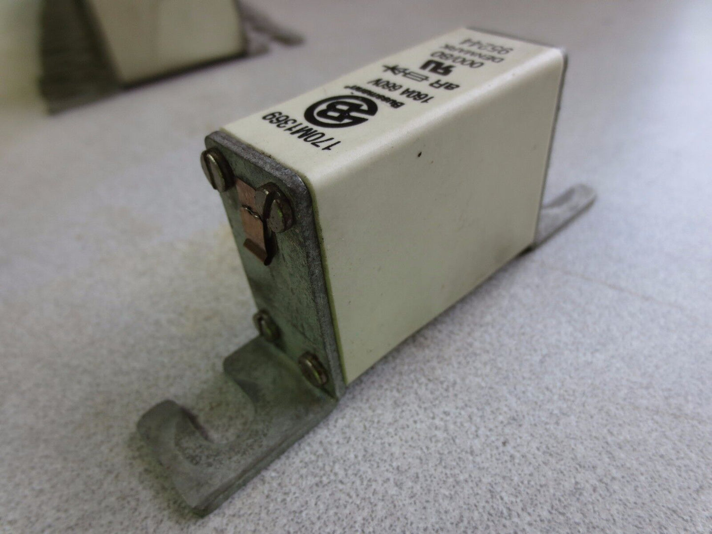 BUSSMANN 170M1369 SEMICONDUCTOR SQUARE BODY FUSE - 160A, 660V