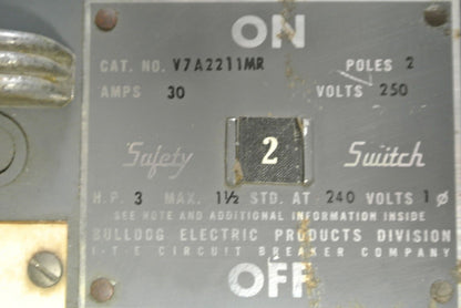 I-T-E V7A2211MR CLAMPMATIC VACU-BREAK FUSIBLE PANELBOARD SWITCH 250V, 30A