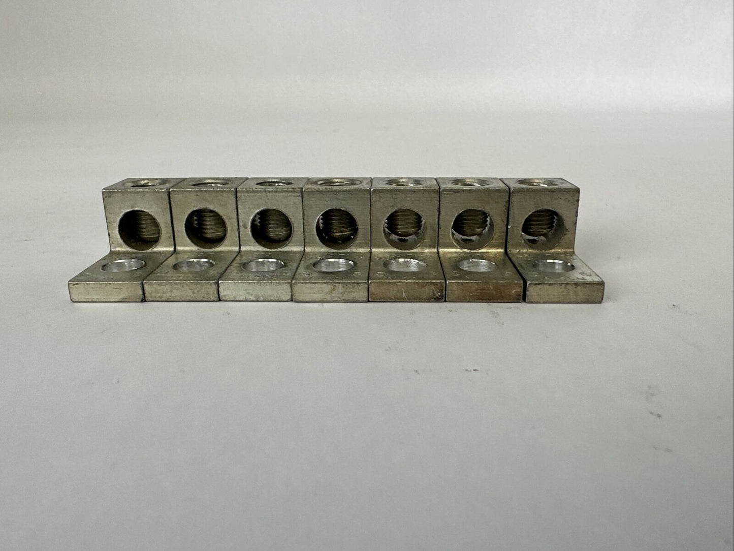 ILSCO TA-O 1/0 14 AL9CU LUGS (LOT OF 7)