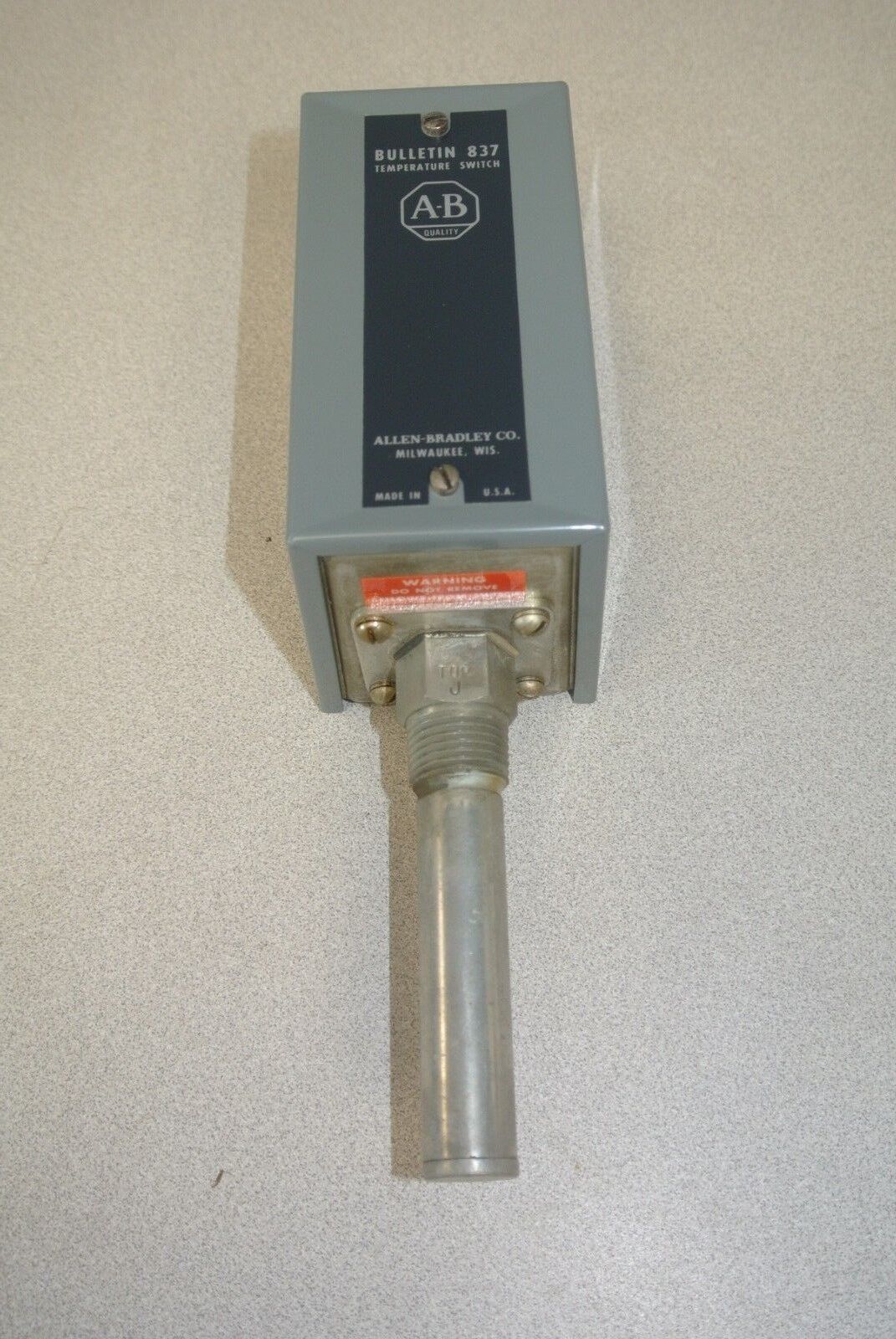 ALLEN-BRADLEY 837-AT11-JMC TEMPERATURE SWITCH / 90-200° F / NEW SURPLUS