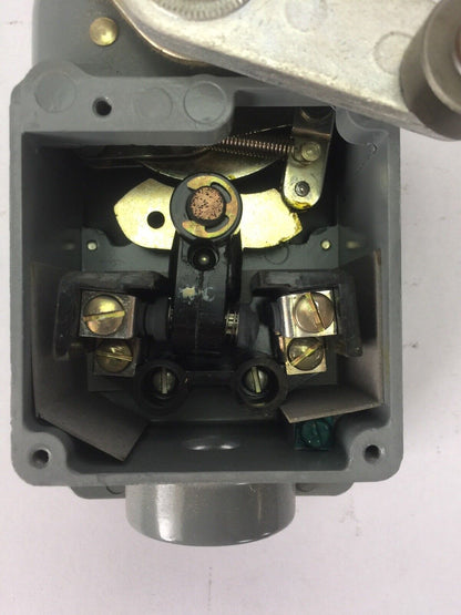 ALLEN BRADLEY 801-AMC211 LIMIT SWITCH 600 VOLTS AC-DC SERIES A