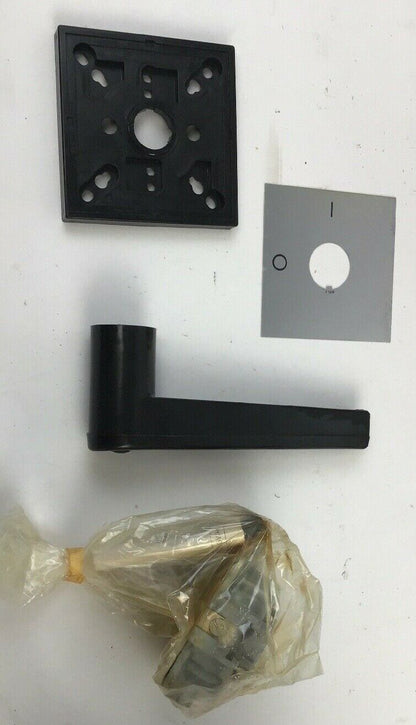 SIEMENS NON-DETACHABLE HANDLE MECHANISM. 8UB 5114-0EB01