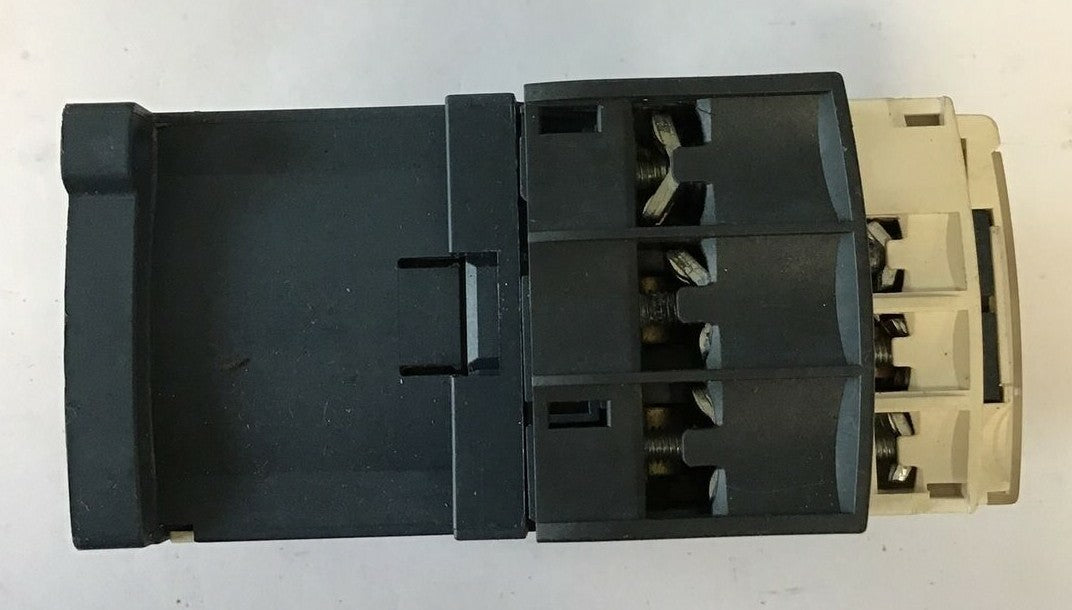 SCHNEIDER LC1D32 BD CONTACTOR 24VDC