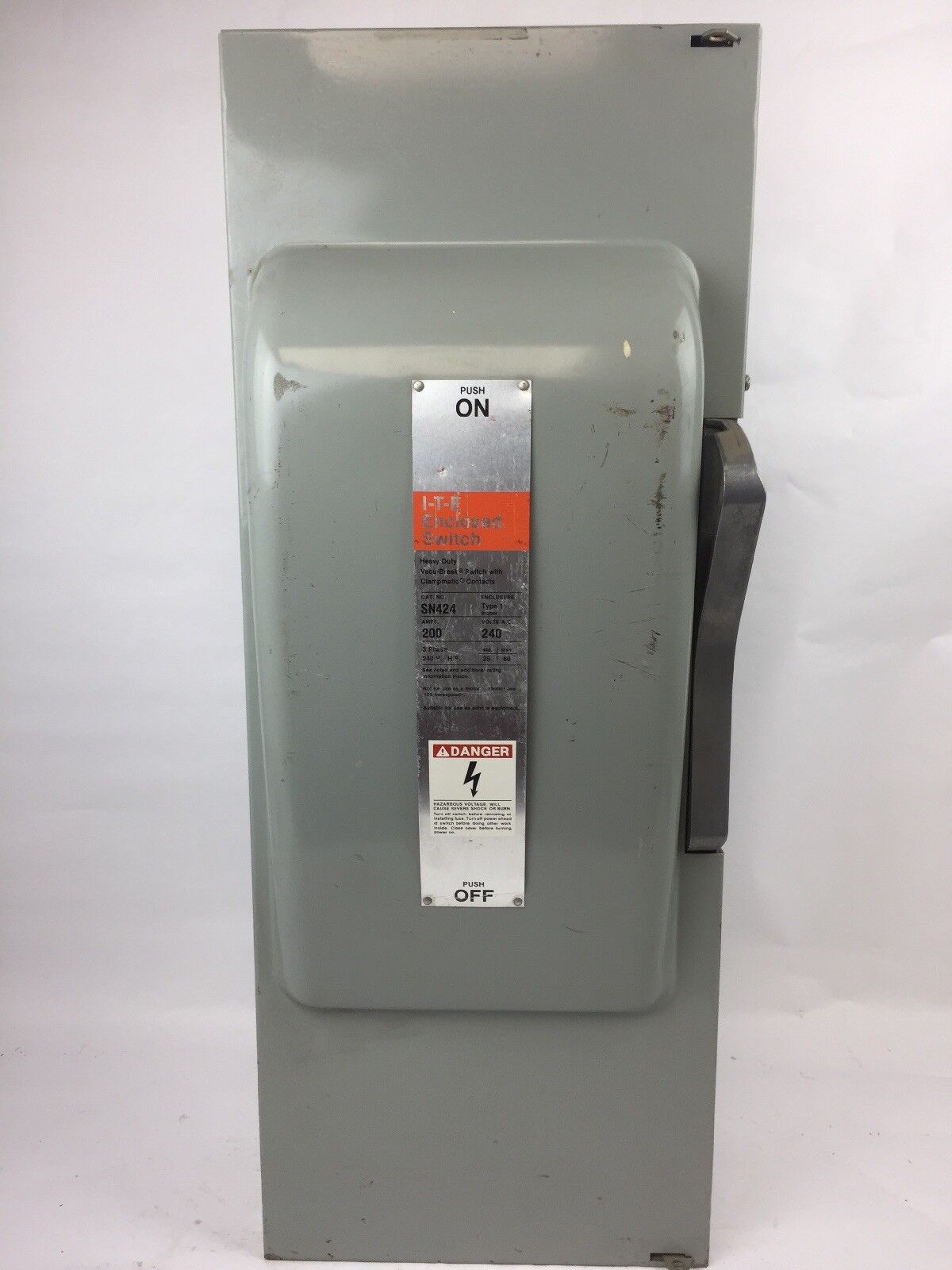 ITE SN424 HD VACU-BREAK SWITCH W/CLAMPMATIC CONTACTS 200 AMPS 240 VAC 3 PHASE