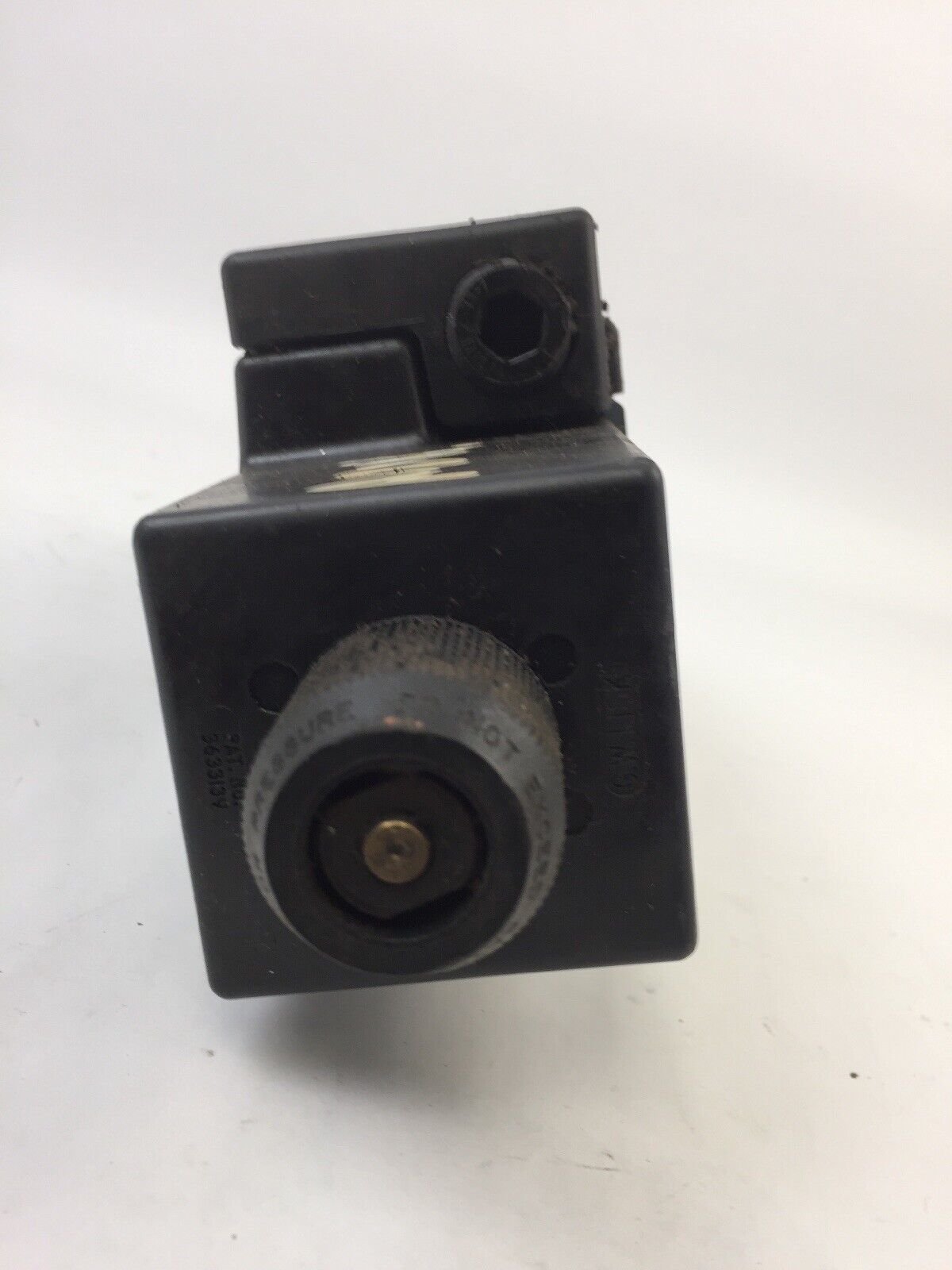 CONTINENTAL HYDRAULICS VSD05M-3F-G5HB-70L-A VALVE 24VDC 44 WATTS