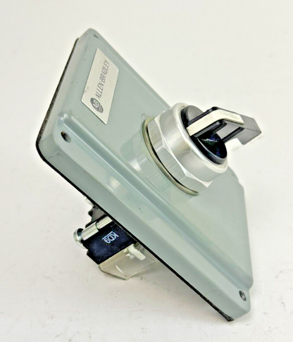 ALLEN-BRADLEY - 800T-H2A - SELECTOR SWITCH W/ BASE PLATE