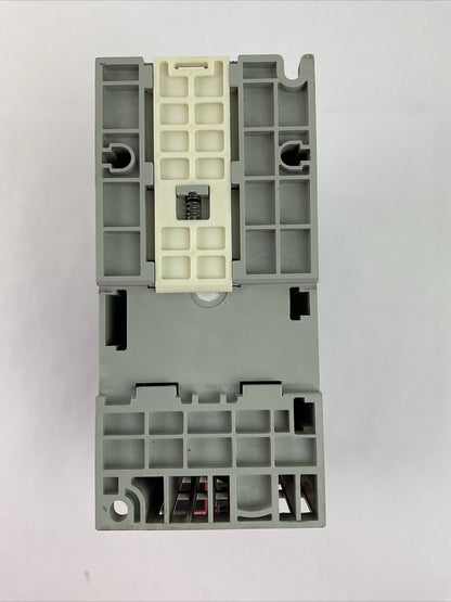 ALLEN BRADLEY 25B-D2P3N114 AC DRIVE FRN 1.003 SER A OUTPUT 0-460VAC 25-FAN1-70C