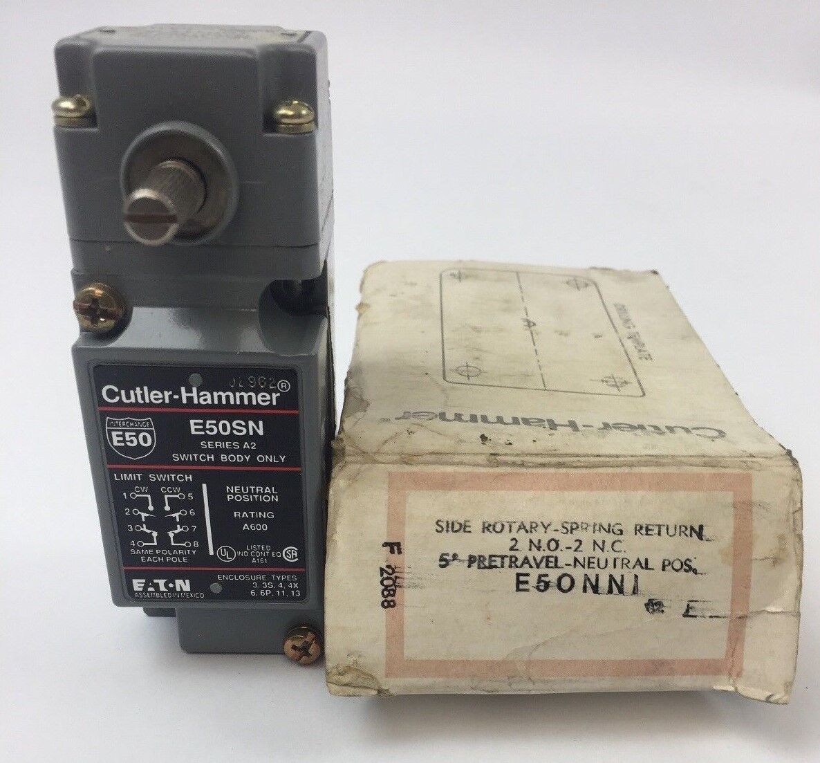 CUTLER HAMMER E50NNI LIMIT SWITCH SIDE ROTARY SPRING RETURN 2 NO - 2 NC SER A2