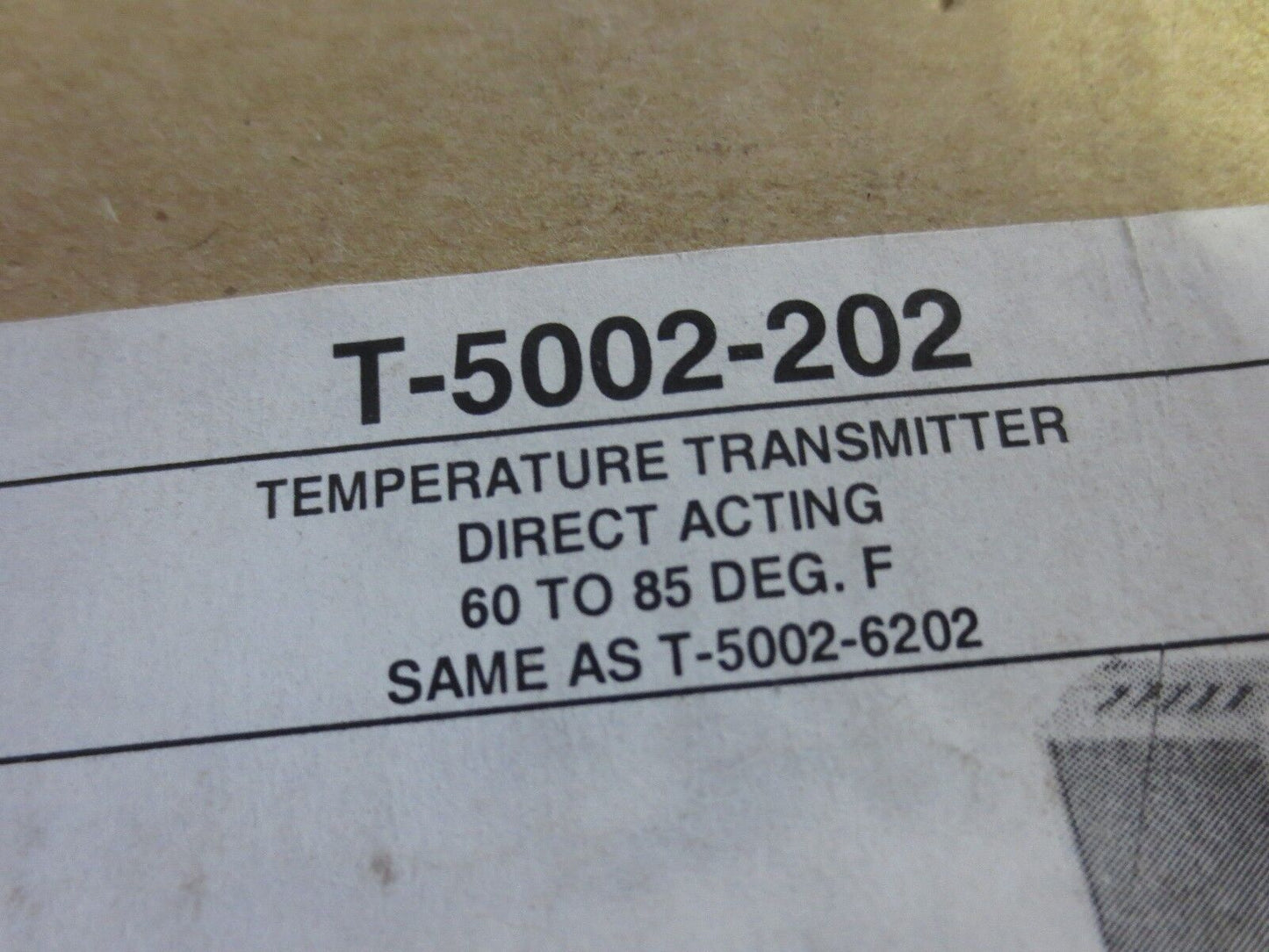 JOHNSON CONTROLS T-5002-202 TEMPERATURE TRANSMITTER, DIRECT ACTING - NEW SURPLUS