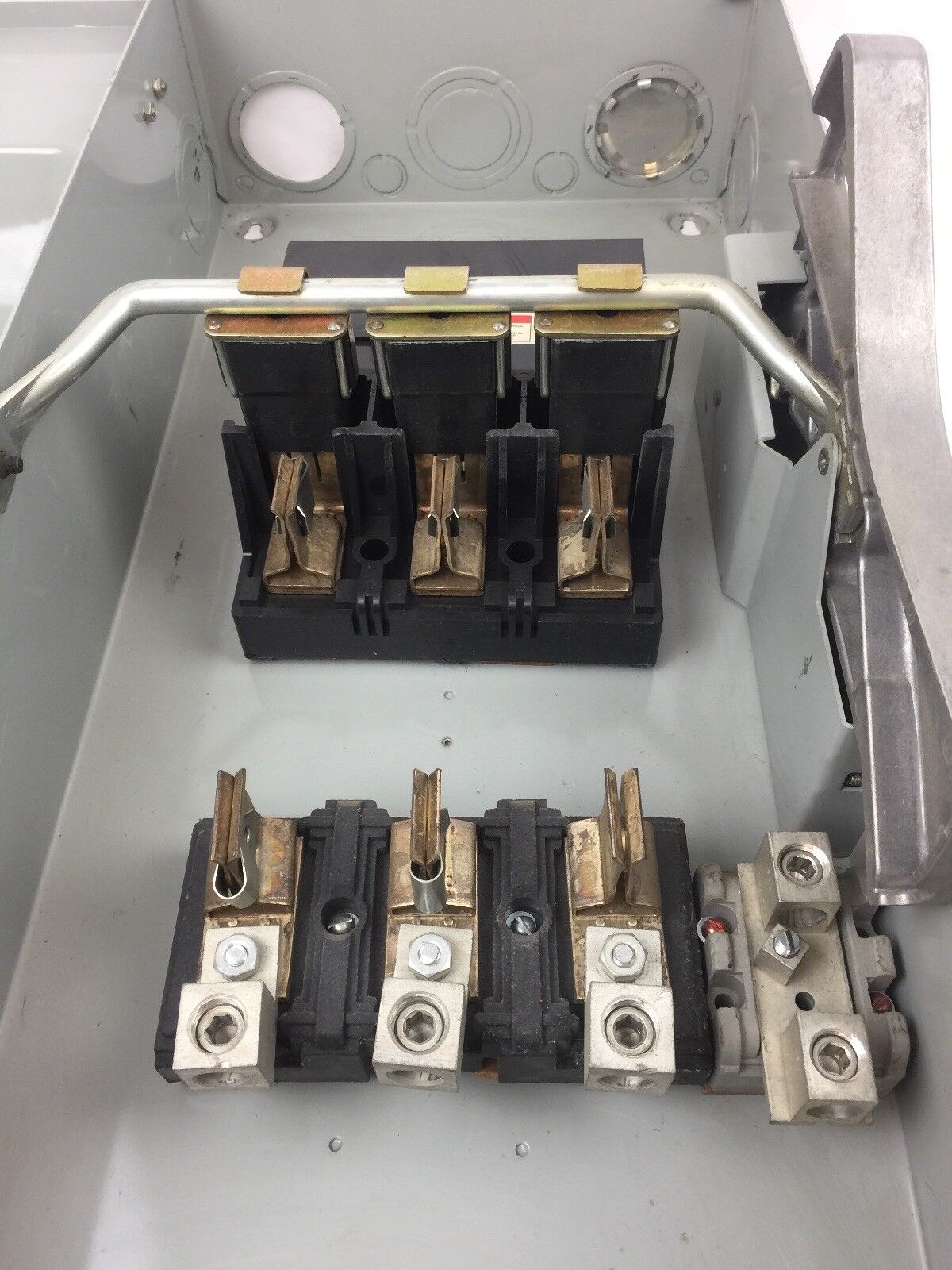 ITE SN424 HD VACU-BREAK SWITCH W/CLAMPMATIC CONTACTS 200 AMPS 240 VAC 3 PHASE