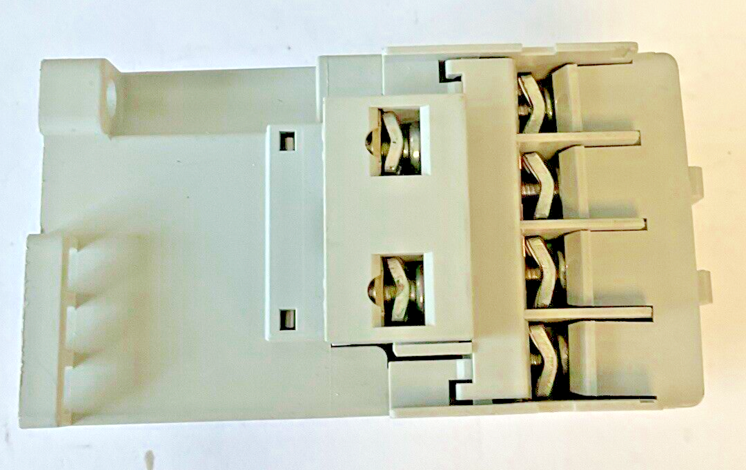 ALLEN BRADLEY 100-C23E*01 CONTACTOR SER.C 24VDC