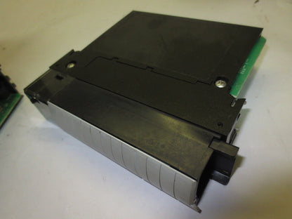 ALLEN-BRADLEY 1756-OV16E/A Ser. A CONTROLLOGIX DC OUTPUT16 PT24VDC SINK 10-30VDC