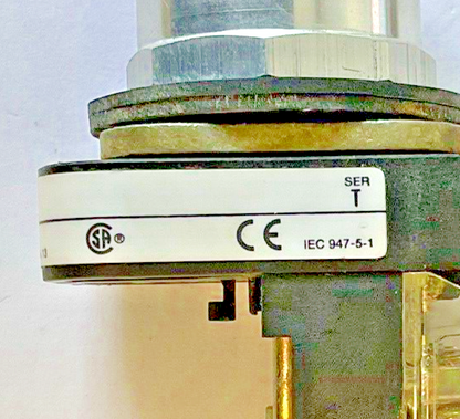 ALLEN BRADLEY 800T-FXT D4 PUSH BUTTON SER.T W/800T-XD4
