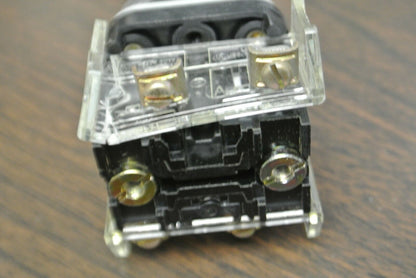 ALLEN-BRADLEY 800H-R2A2 MOMENTARY CONTACT PUSH BUTTON / BLACK / NEW SURPLUS