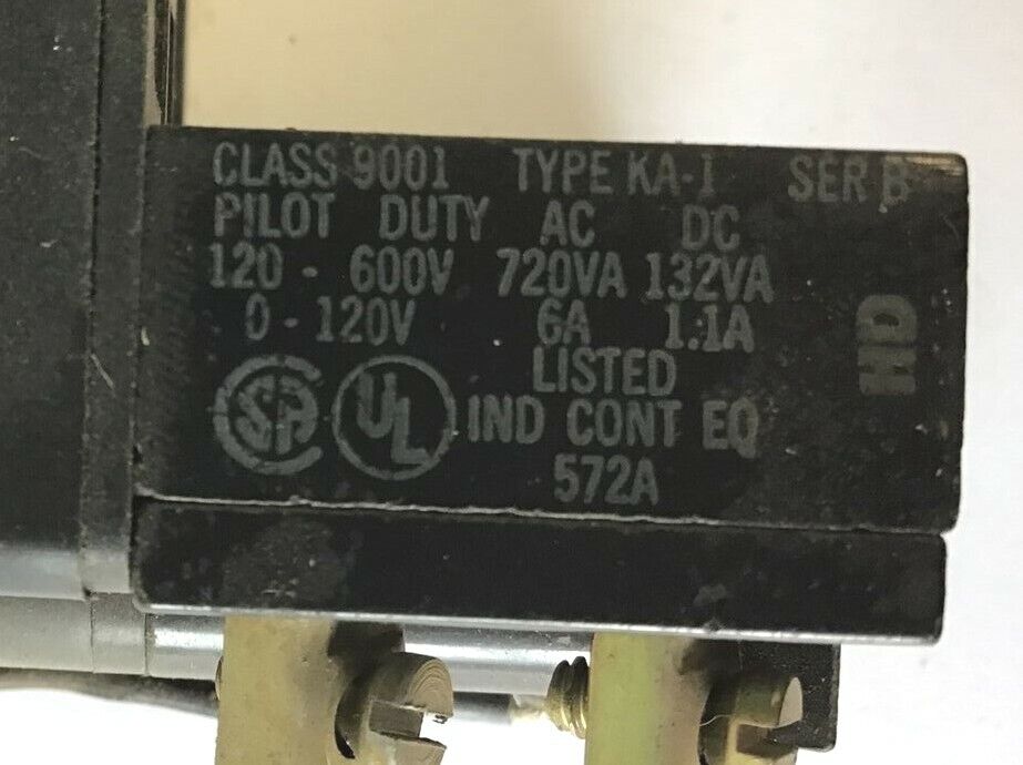 SQUARE D 9001KT-1 PILOT LIGHT PUSH TO TEST 120V 60HZ SER.B ORANGE CAP