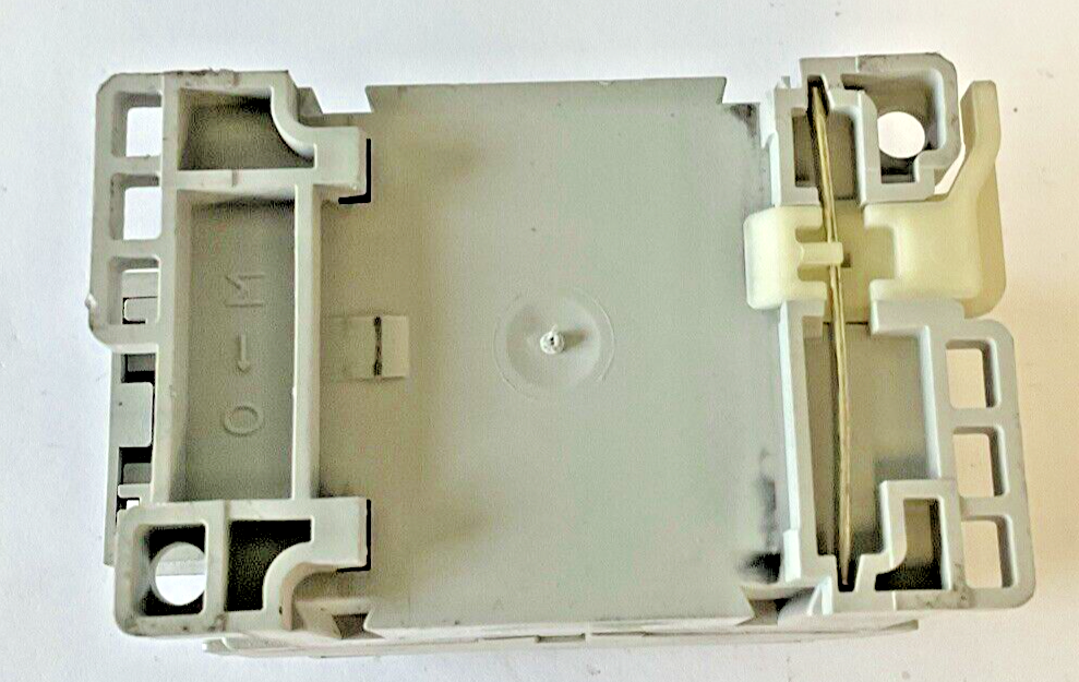 ALLEN BRADLEY 100-C09*300 CONTACTOR SER.A  600VAC 25A