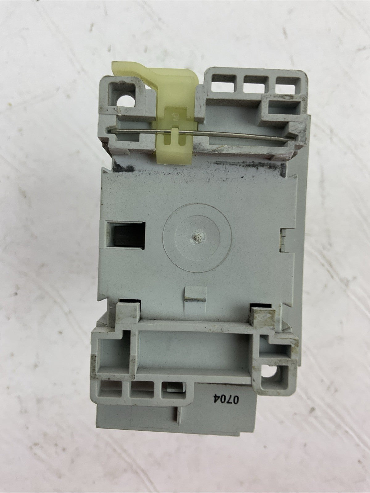 ALLEN BRADLEY 100-C37*00 SER C CONTACTOR 600VAC 60A COIL 120V 100-F 100-FSV136