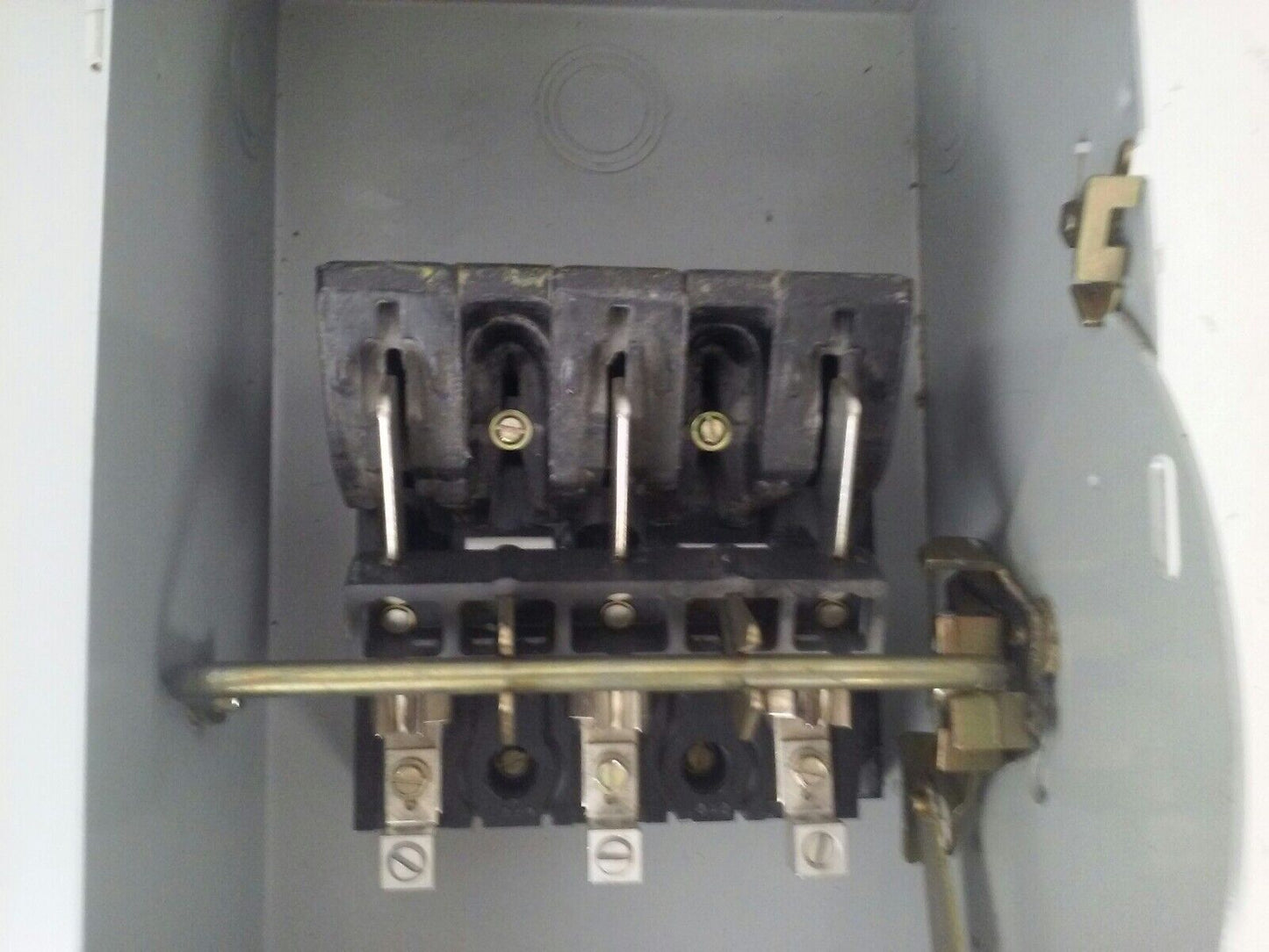 WESTINGHOUSE HUN323 NON FUSIBLE SAFETY SWITCH 100A 240V 3PH 30HP TYPE 1 INDOOR