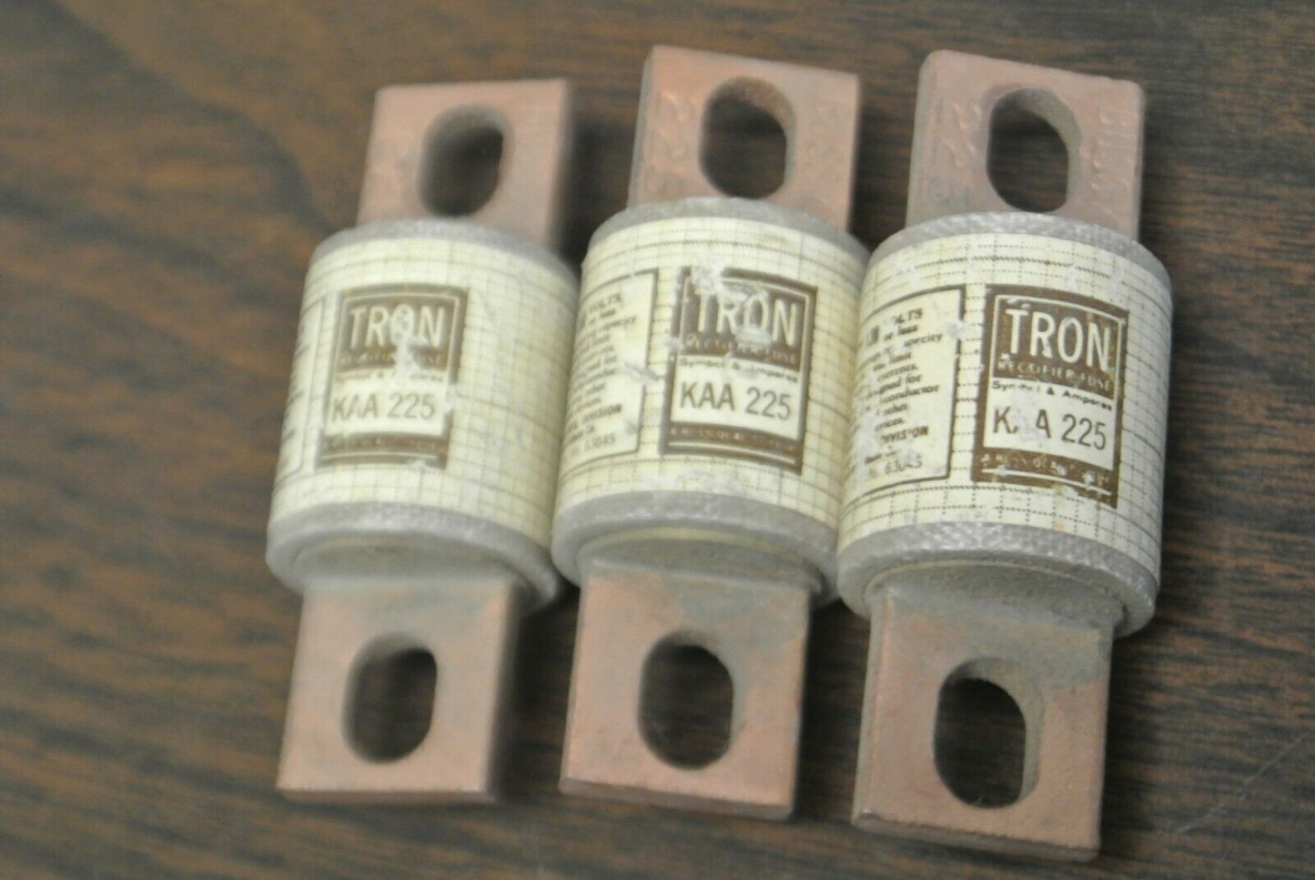 LOT of 3 / BUSS / BUSSMANN KAA225 RECTIFIER / SEMICONDUCTOR FUSE / 225A / 130V