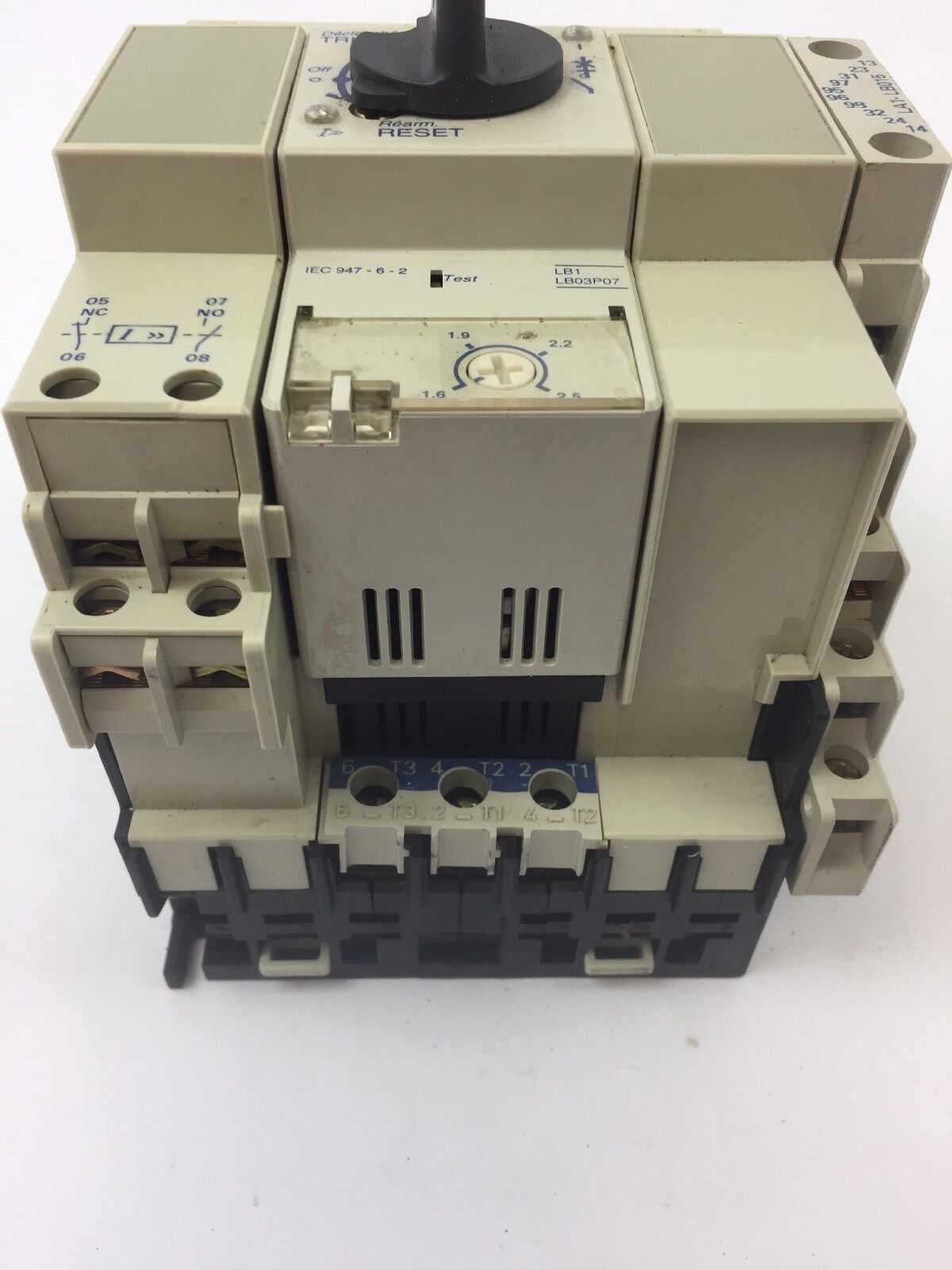 TELEMECANIQUE LD5LB130 REVERSING STARTER WITH LA1-LB015