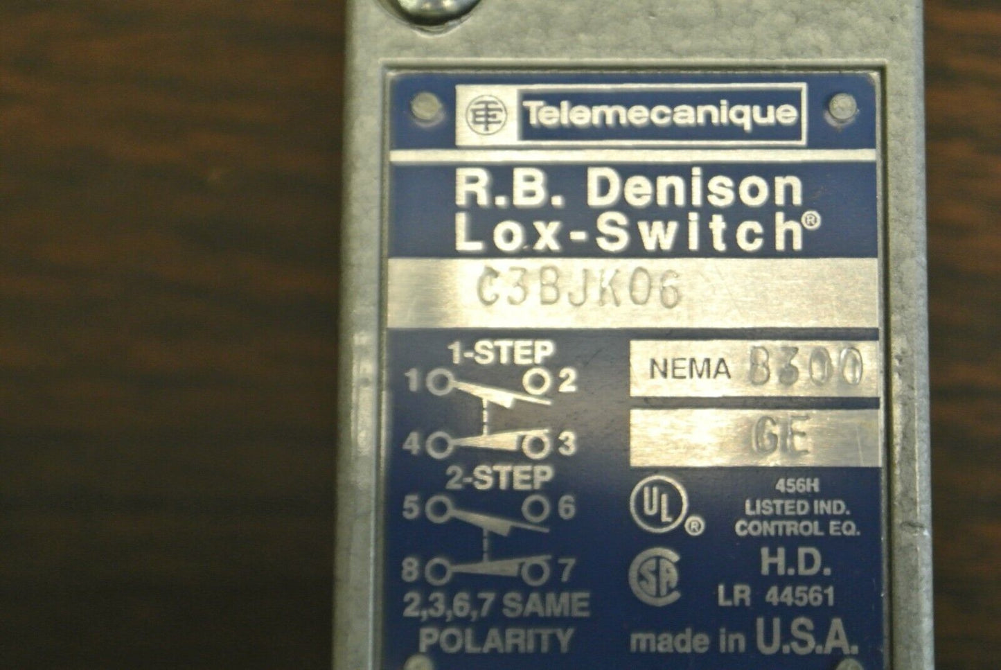 TELEMECANIQUE C3BJK06 LIMIT SWITCH / NEW SURPLUS / C3B-JK06