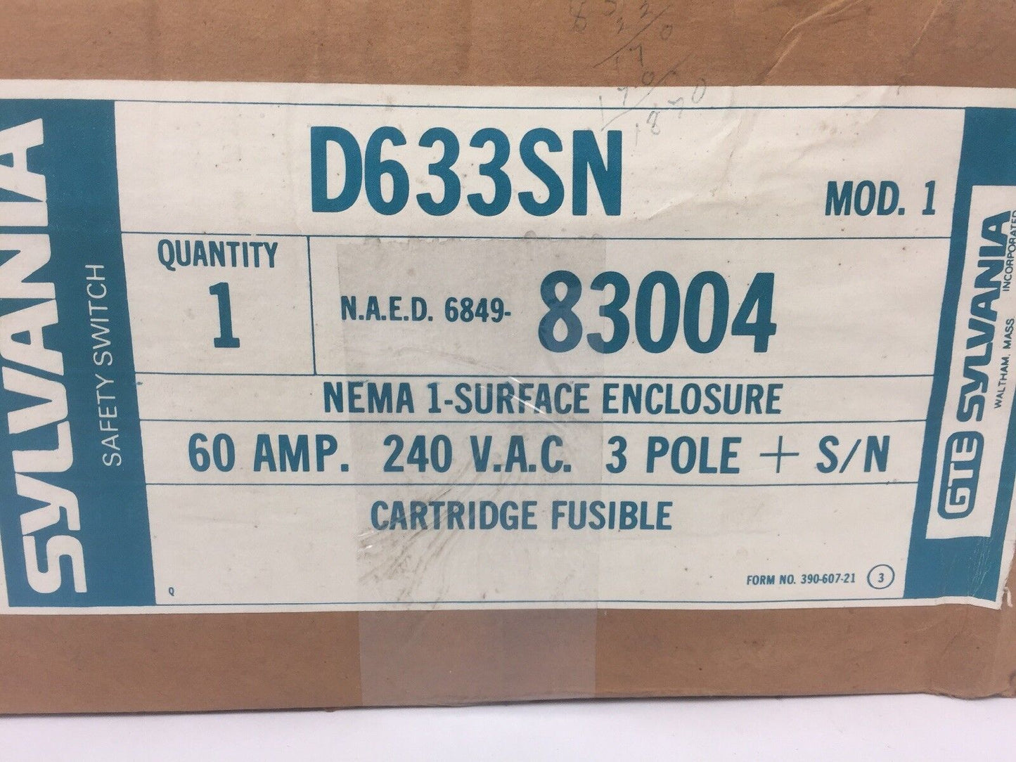 SYLVANIA D633SN FUSIBLE SAFETY SWITCH 60A 240VAC 3 POLE NEMA 1 SURFACE ENCLOSURE