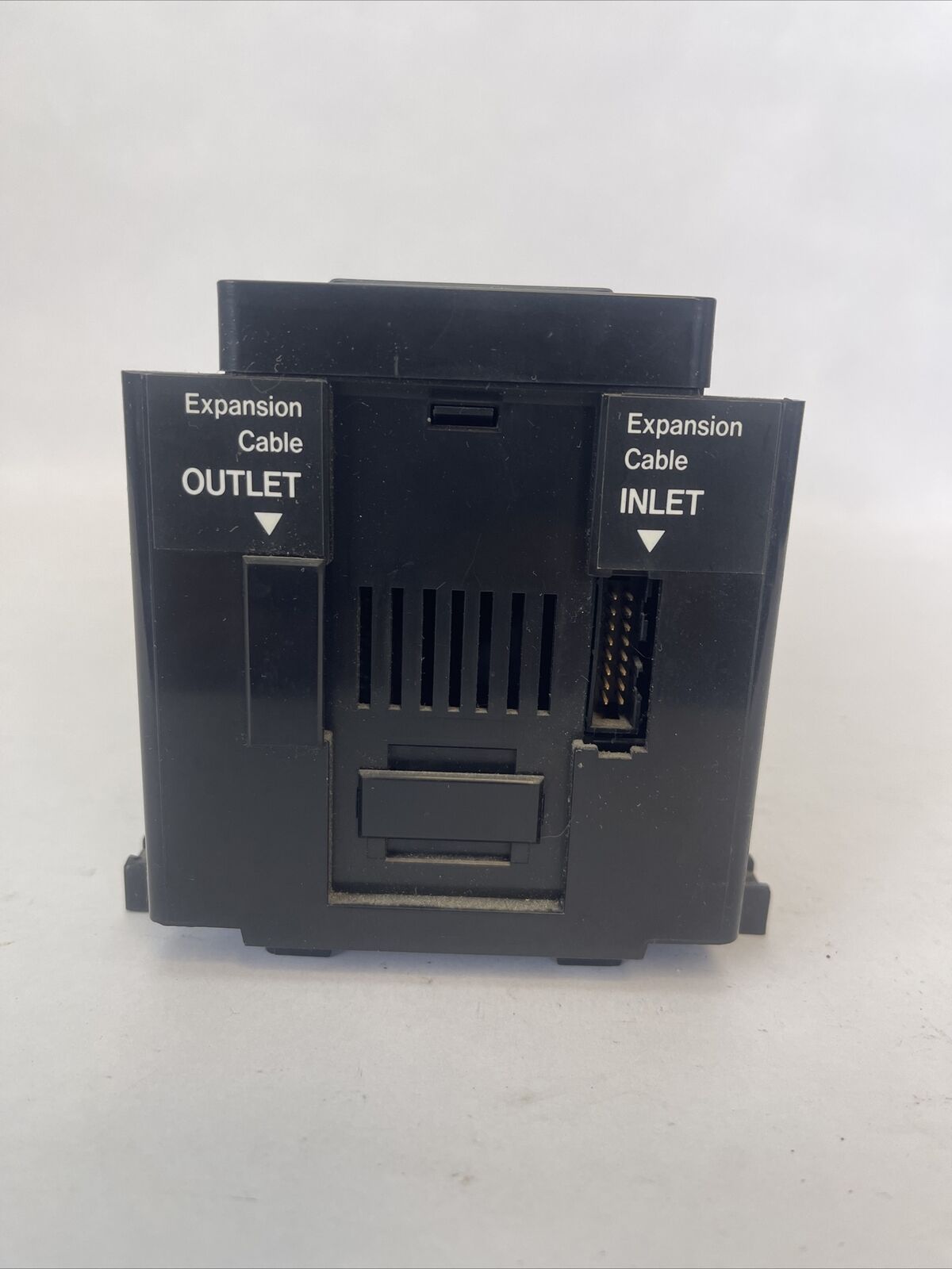 CUTLER HAMMER D100ERA40 40I/O EXPANSION RELAY OUTPUT SER A1 D100 EXPANSION CHASS