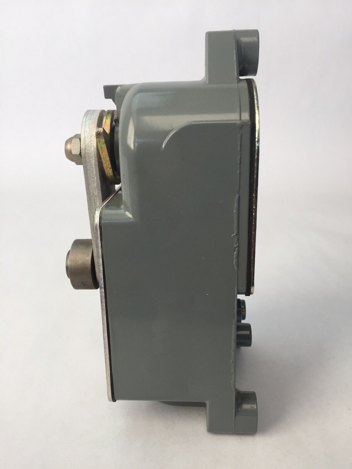 ALLEN BRADLEY 801-ASD17 LIMIT SWITCH ROLLER LEVER 600V AC/DC N.O.-N.C. CONTACT