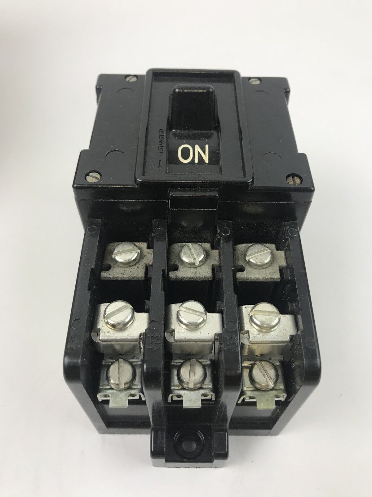 GE CR1062R9B MANUAL STARTER NEMA SIZE M-0 TOGGLE OPERATED 3 POLE 3 OLS