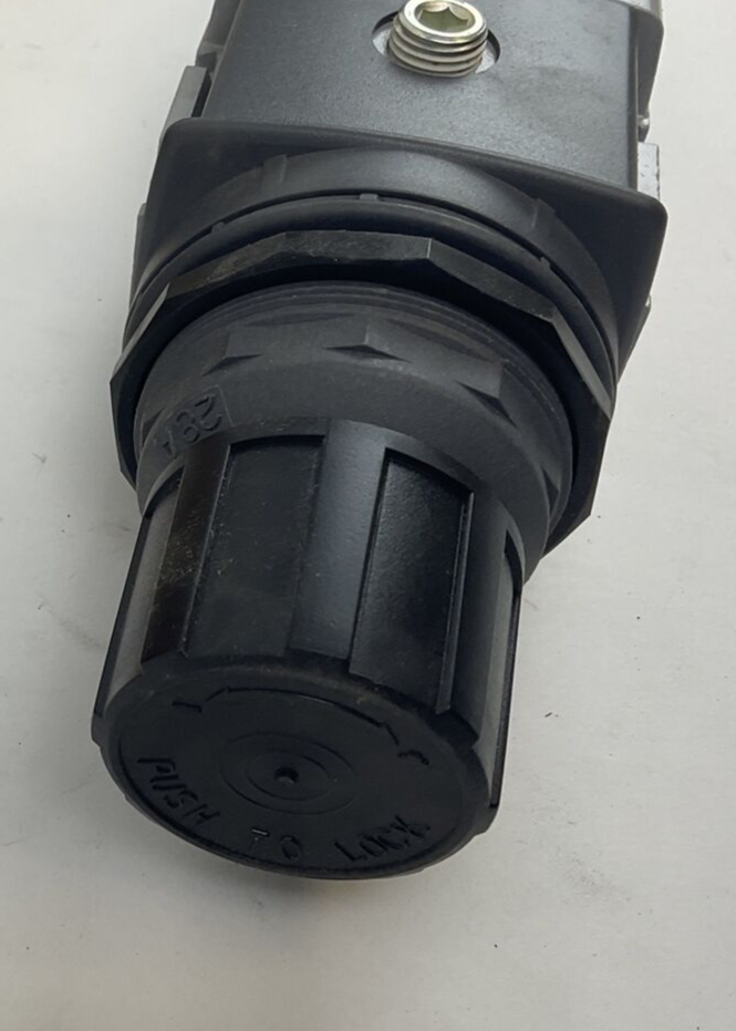 PARKER P33EA96ESMBNGP FILTER REGULATOR  0-125 PSIG