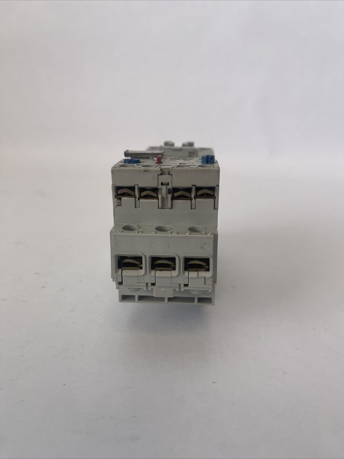 ALLEN BRADLEY STARTER (100-C16*10 CONTACTOR SER B 600VAC 30A 15HP 193-EA4FB)