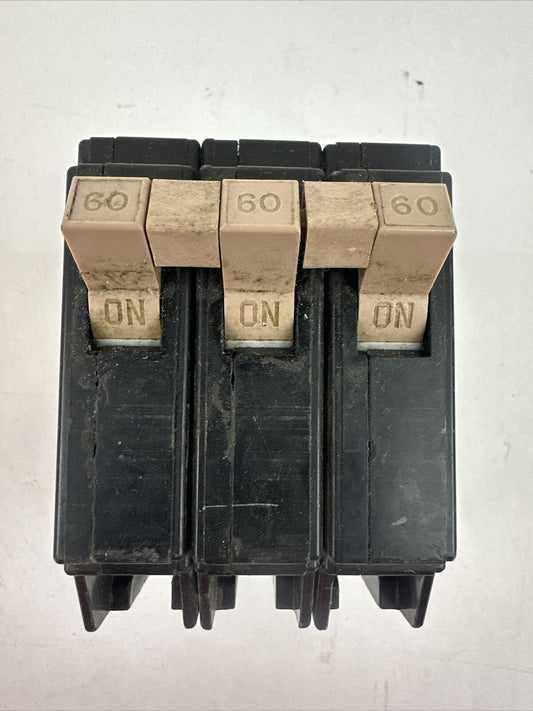 CUTLER HAMMER CH360 CIRCUIT BREAKER 30AMP 240VAC 3POLE CLASS CTL TYPE CH