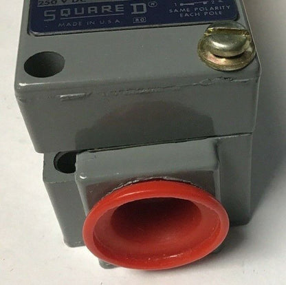 SQUARE D CLASS 9007 B62G  SER.B HEAVY DUTY LIMIT SWITCH