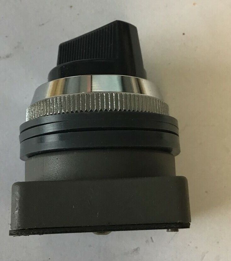 IDEC ANS100-B BLACK SELECTOR SWITCH ****LOTOF12***