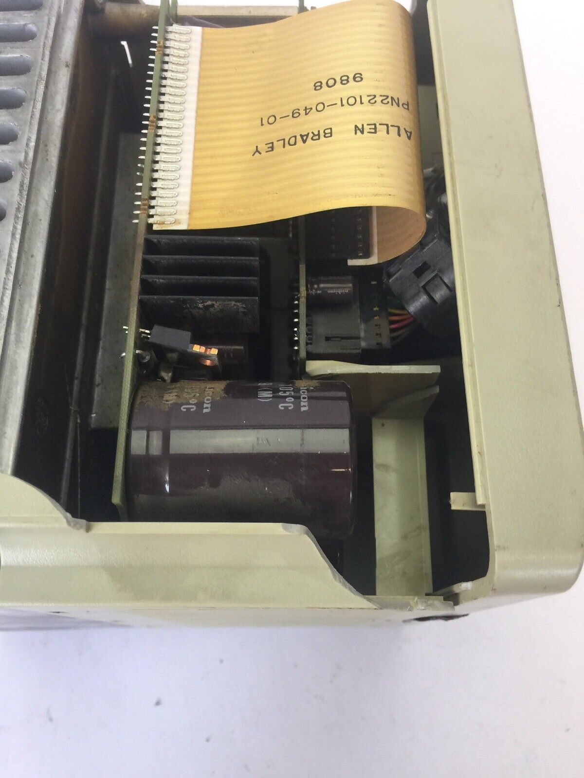 ALLEN BRADLEY 1305-BA06A AC DRIVE INPUT 380-460V 5.8A OUTPUT 380-460V 6A 3HP