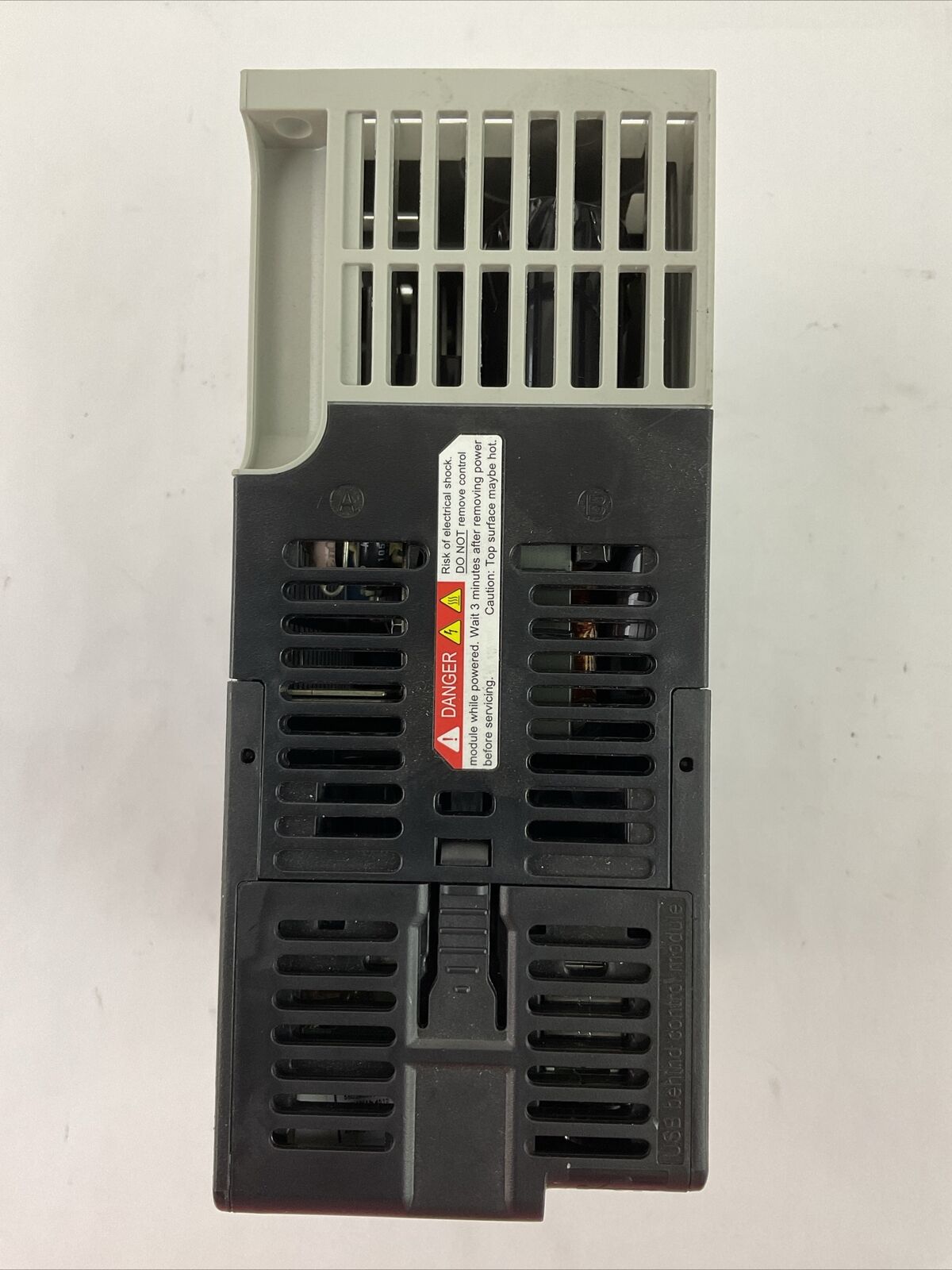 ALLEN BRADLEY 25B-D2P3N104 AC DRIVE FRN 6.001 SER A OUTPUT 0-460VAC