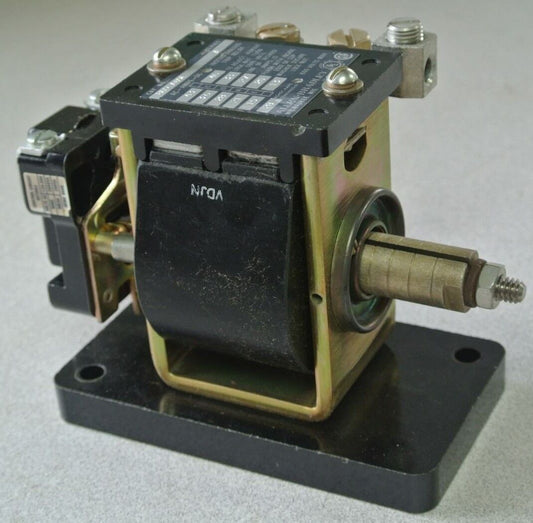 ALLEN-BRADLEY 809-A09E INSTANTANEOUS TRIP CURRENT RELAY 600V 28A AC/DC