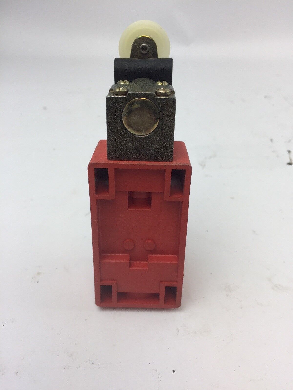 ALLEN BRADLEY 802S-C33P2-S7 LIMIT SWITCH 300V 10A SERIES A