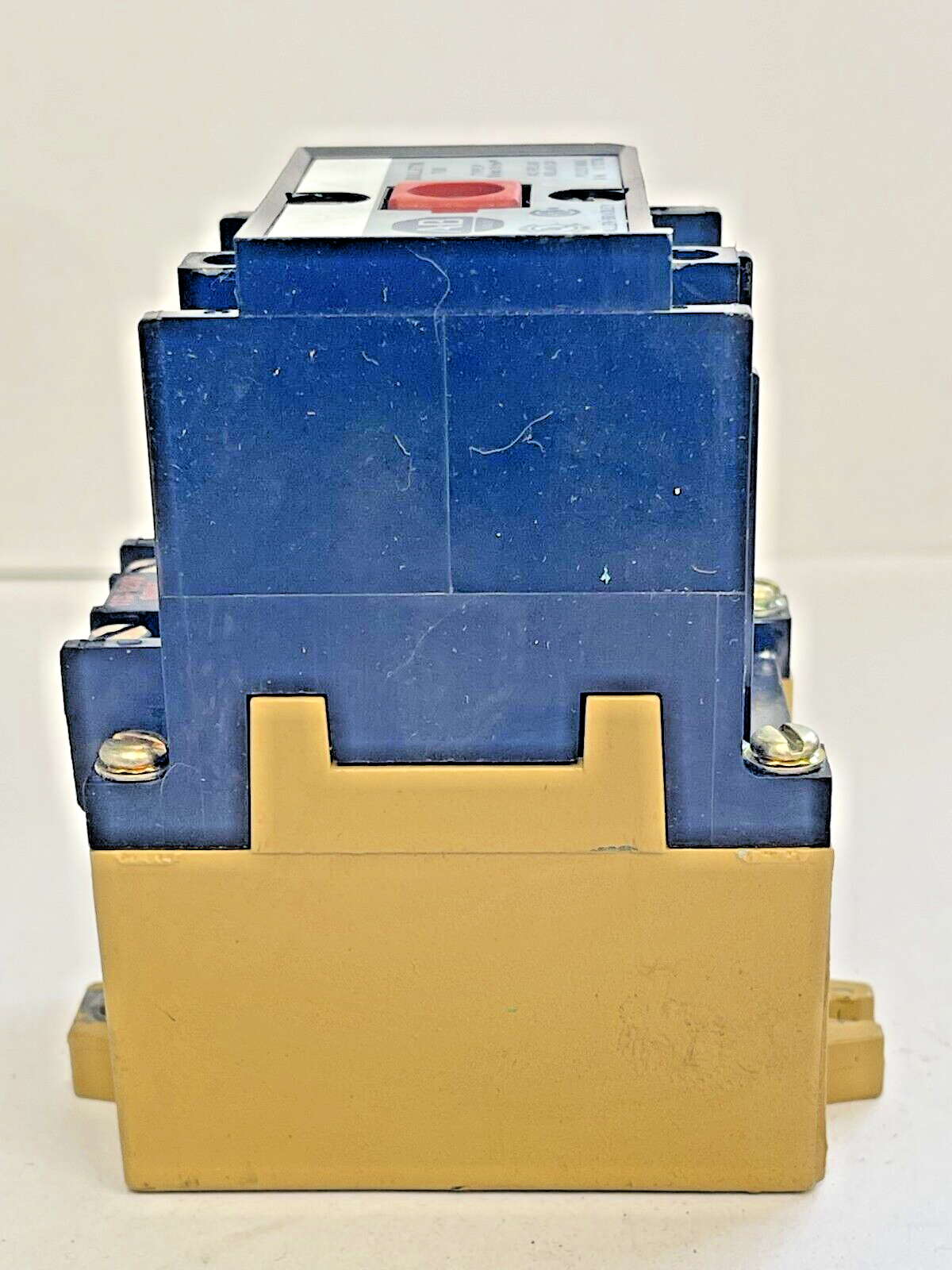 ALLEN BRADLEY - 700-P400A1 SER. A - AC RELAY - 10 A, 600 VAC, 120 V COIL