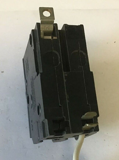 SQUARE D QOB220 CIRCUIT BREAKER 20A 120VAC 2POLE 10KA***LOTOF2***