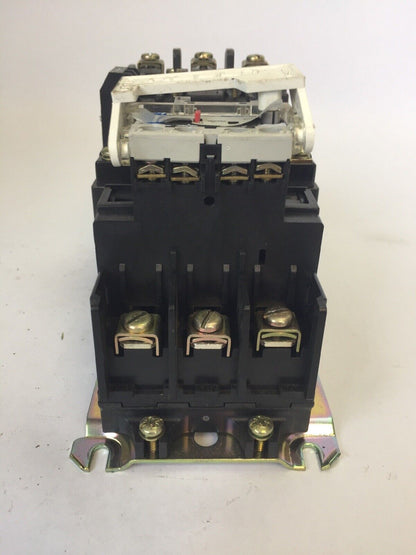 ALLEN BRADLEY 509-B0D-A2C SIZE 1 STARTER SER B 600VAC 27A 10HP 592-A2CA 595-A