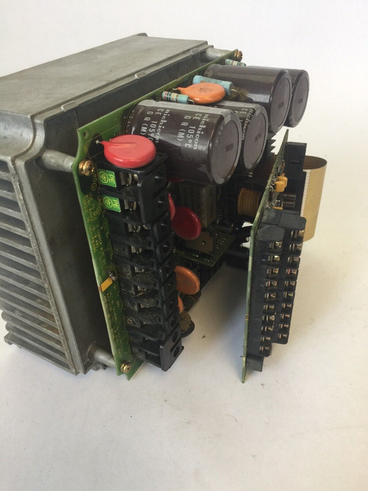 ALLEN BRADLEY 1305-BA06A AC DRIVE INPUT 380-460V 5.8A OUTPUT 380-460V 6.0A 3HP