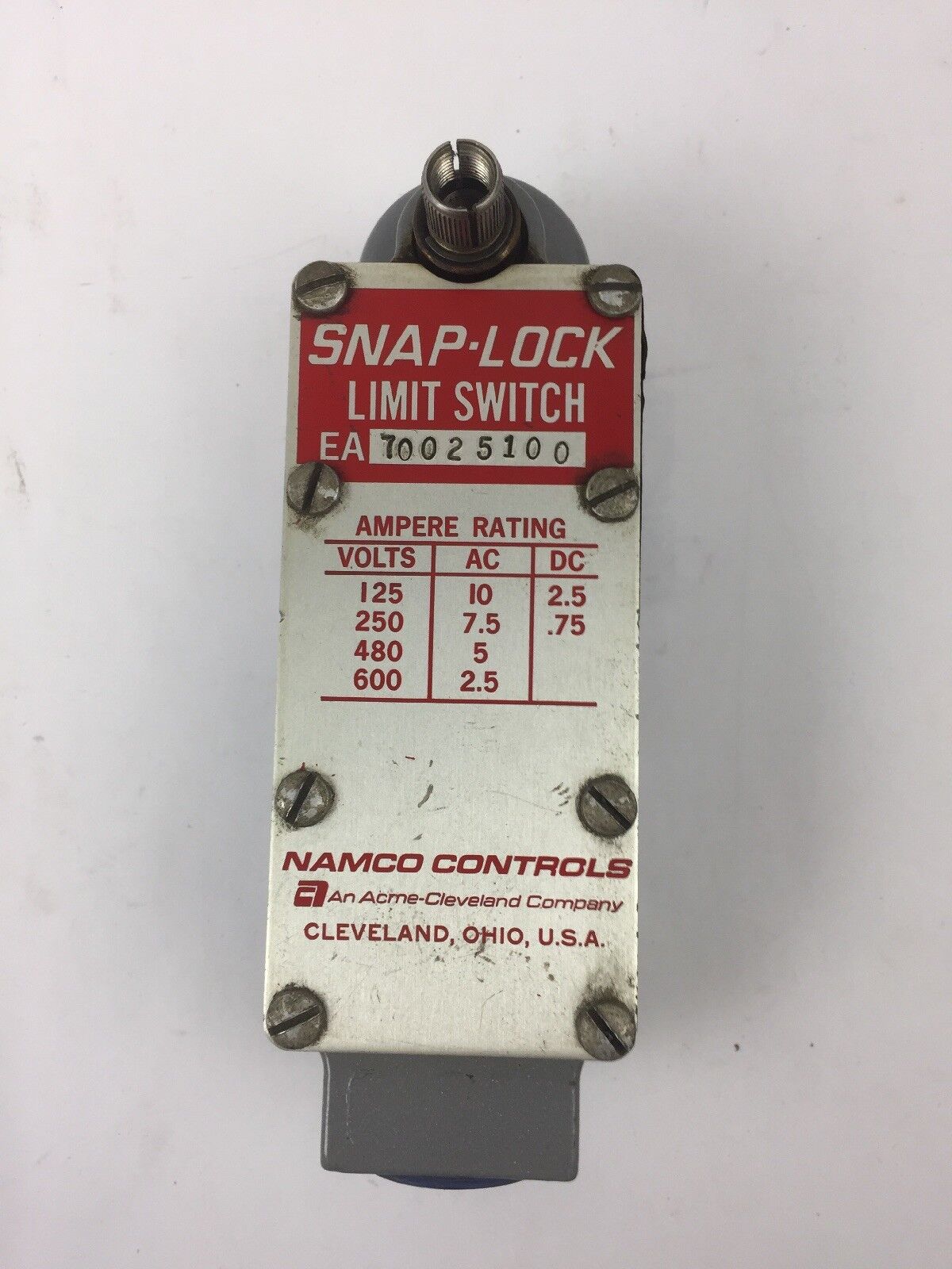 NAMCO CONTROL SNAP-LOCK EA70025100 LIMIT SWITCH 600 VAC 250 VDC