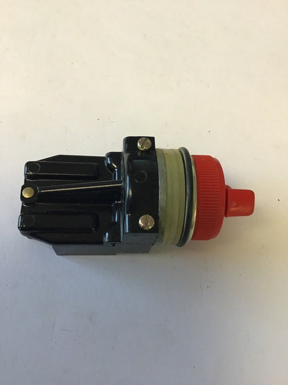 GENERAL ELECTRIC CR104B13103 OILTIGHT SELECTOR SWITCH RED 2POS 150V MAX